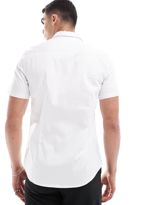 ASOS DESIGN slim satängskjorta med kort ärm i vit - Image 3