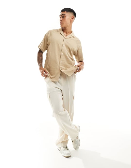 Jack & Jones oversized texturerad skjorta med omvänd krage i beige - Image 3