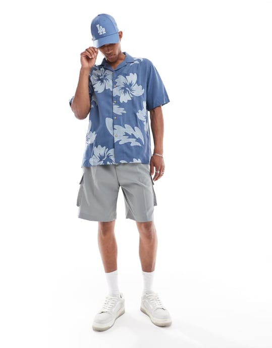 ASOS DESIGN avslappnad skjorta med hawaianisk blommönsterbroderi - Image 4