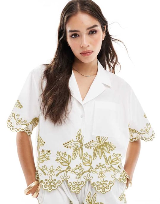 ASOS DESIGN croppad skjorta med palmtreebroderi i vit co-ord - Image 3