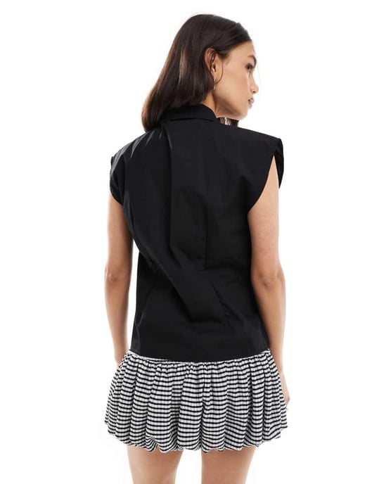 ASOS DESIGN ärmlös skjorta i svart - Image 4