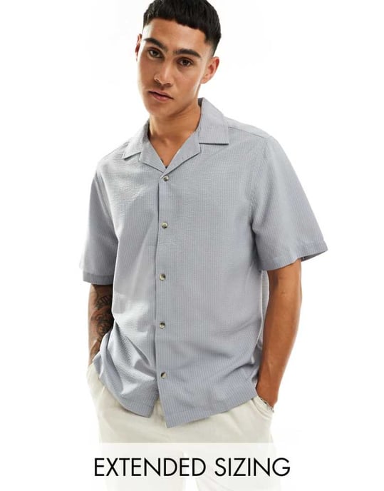 ASOS DESIGN kortärmad avslappnad passform skjorta med omvänd krage i texturerad i dammig blå - Image 1