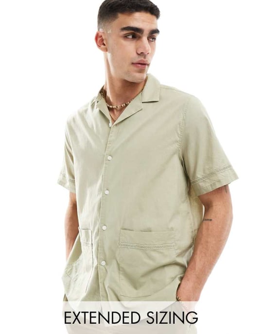 ASOS DESIGN avslappnad revere-skjorta i bomulls-poplin med kant i olivgrön - Image 1