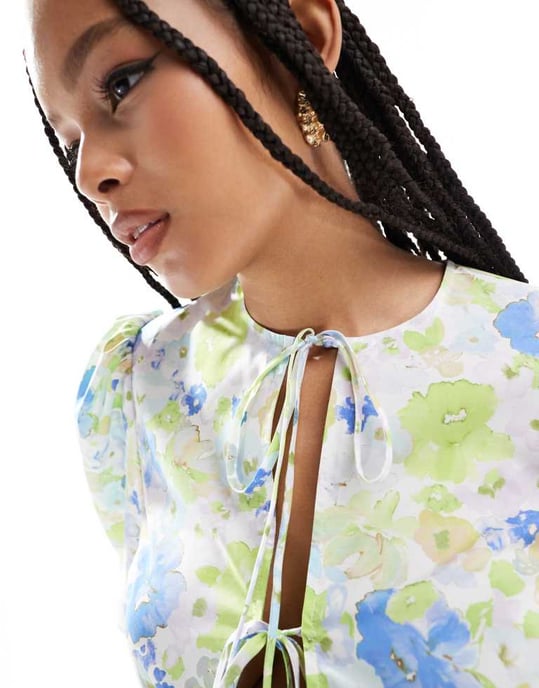 ASOS DESIGN peplumknut skjorta i grön och blå blommönster - Image 2