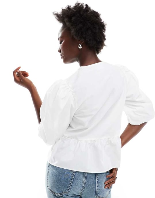 ASOS DESIGN bomull poplin peplum knytblus i elfenben - Image 3
