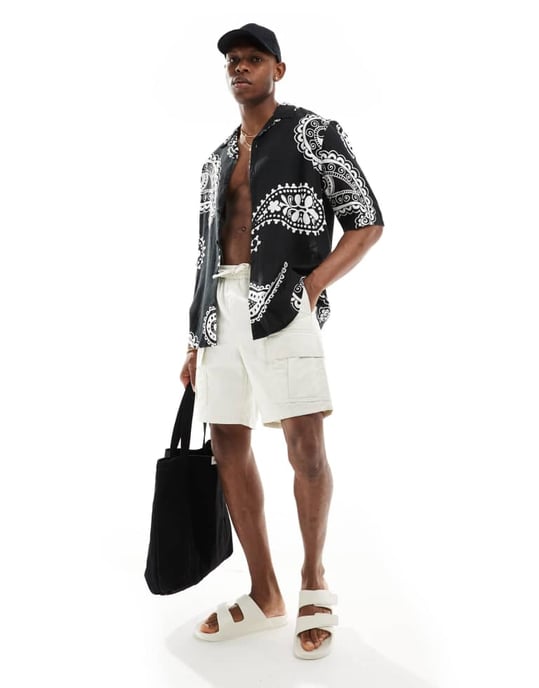 ONLY & SONS krage skjorta med paisleytryck i svart - Image 4