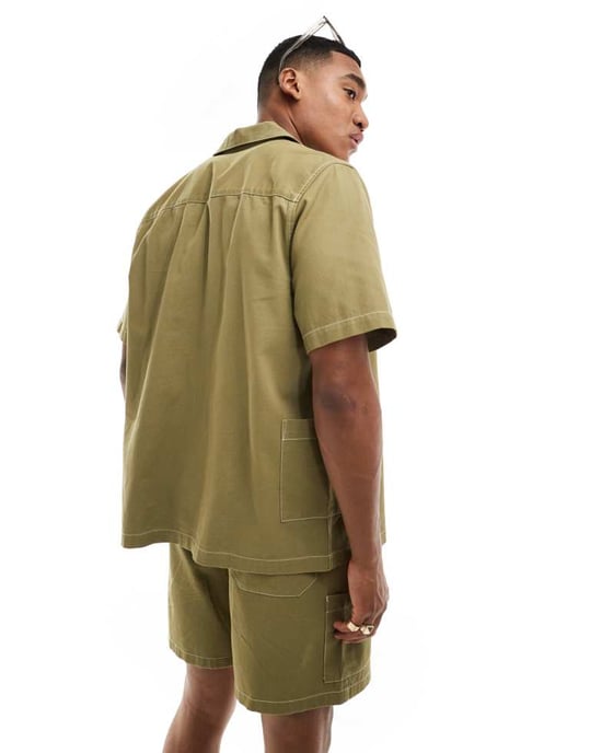 ASOS DESIGN koord avslappnad kavajskjorta med kontrastsömmar i khaki - Image 3