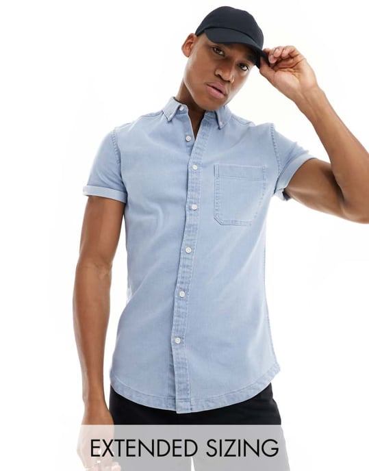 ASOS DESIGN slim rullärmad denimskjorta med knappad krage i ljusblåtvätt - Image 1