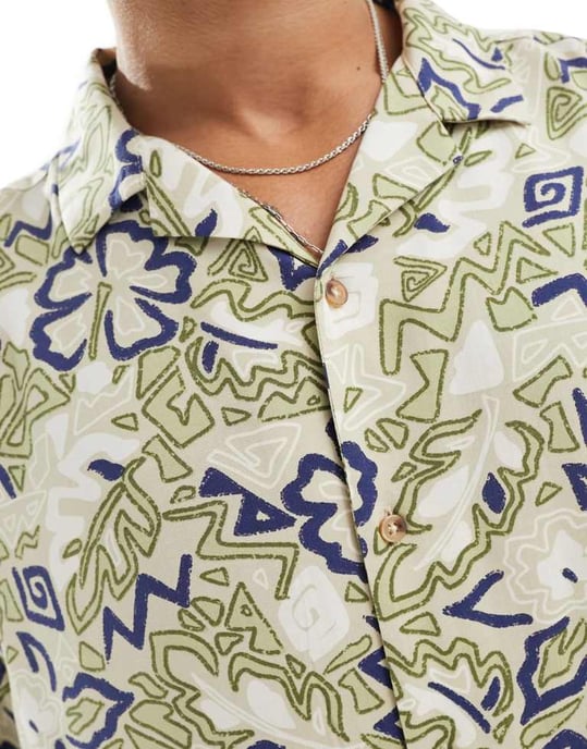 ASOS DESIGN boxy oversized skjorta med krage i vintage hawaiiansk mönster - Image 3
