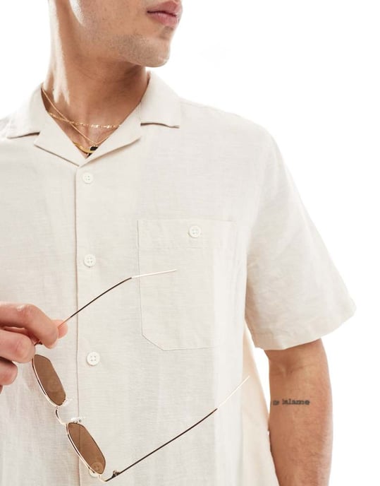 ASOS DESIGN avslappnad linne skjorta med reverskrage i ecru - Image 3