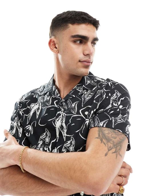 ASOS DESIGN avslappnad skjorta med rak krage i linnelook och blommönster i svart - Image 2