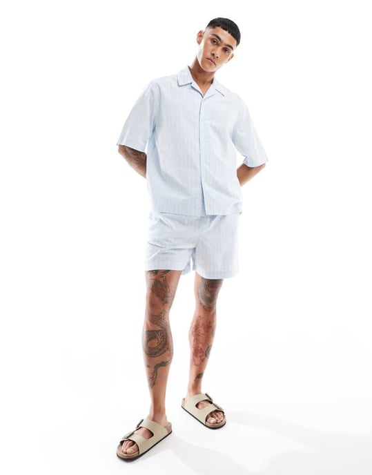 ASOS DESIGN boxig avslappnad reverskrage skjorta-koord i blå och vit randig - Image 2