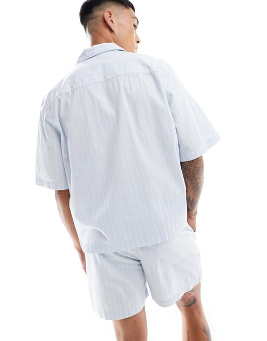 ASOS DESIGN boxig avslappnad reverskrage skjorta-koord i blå och vit randig - Image 3