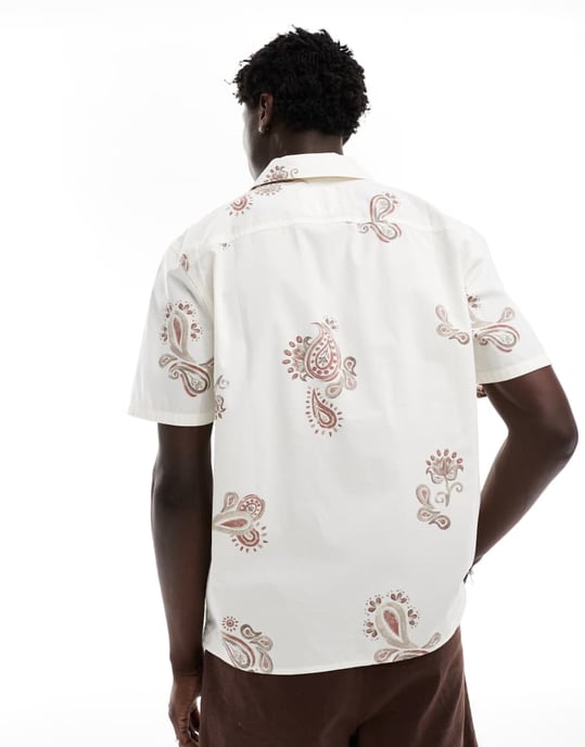 Hollister kortärmad skjorta med omvänd krage i tryckt poplin, boxig passform i vitt - Image 4