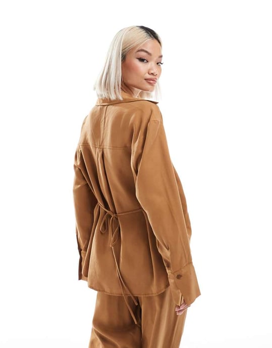 ASOS DESIGN snörskjorta set i kamel - Image 3