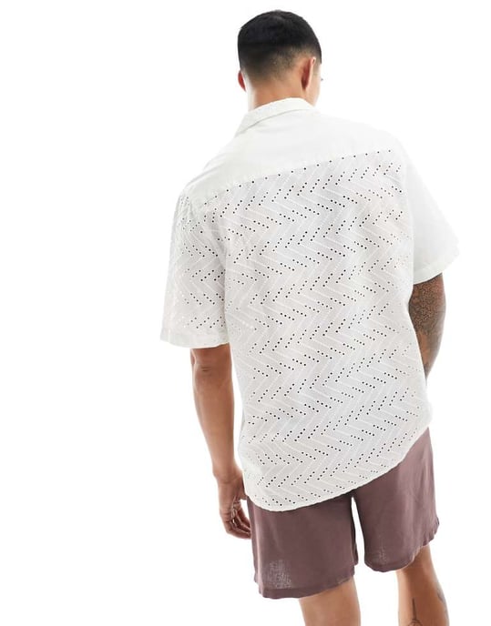 ASOS DESIGN kortärmad avslappnad revere broderad skjorta i vitt - Image 3