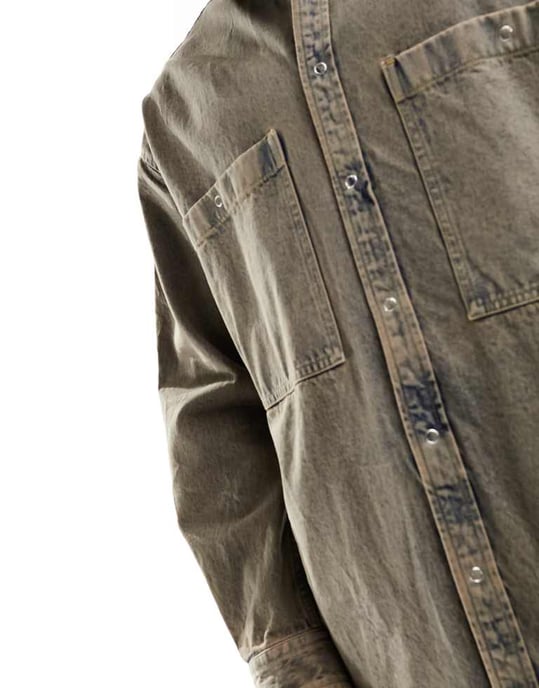ASOS DESIGN 90-tals oversized skjorta med dubbla fickor i acid wash blå denim - BRUN - Image 2