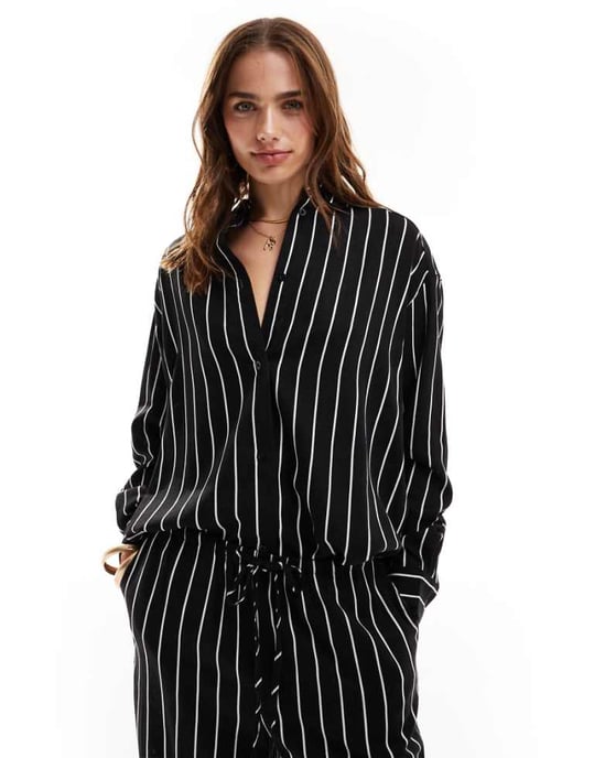 ASOS DESIGN relaxed shirt with linen in black stripe - Image 1