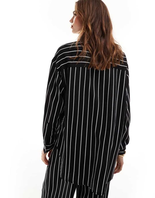 ASOS DESIGN relaxed shirt with linen in black stripe - Image 3