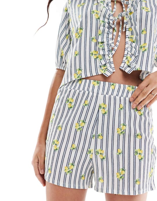 ASOS DESIGN boxer short co-ord in lemon and stripe print - Image 3
