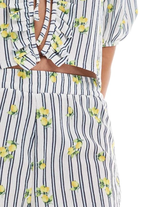ASOS DESIGN boxer short co-ord in lemon and stripe print - Image 4