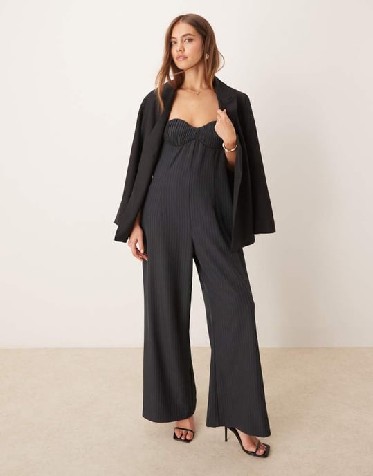 ASOS DESIGN bandeau veckad byst vidbenad jumpsuit i grått rutig mönster - Image 4