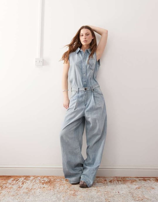 Wrangler denim jumpsuit in light blue wash - Image 2