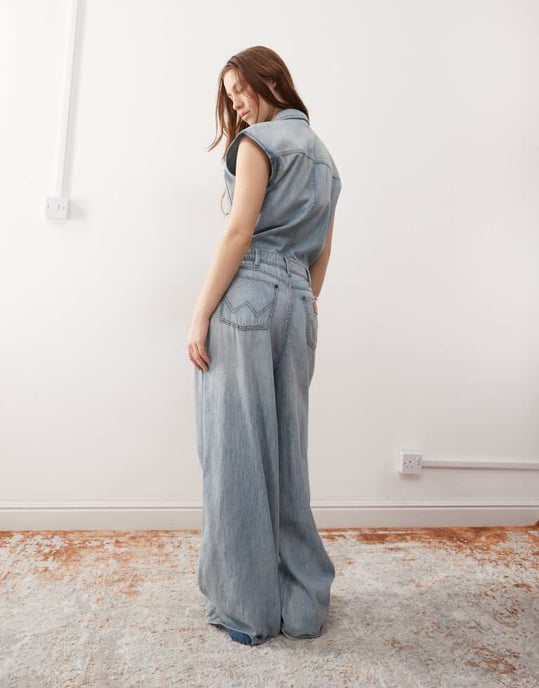 Wrangler denim jumpsuit in light blue wash - Image 4