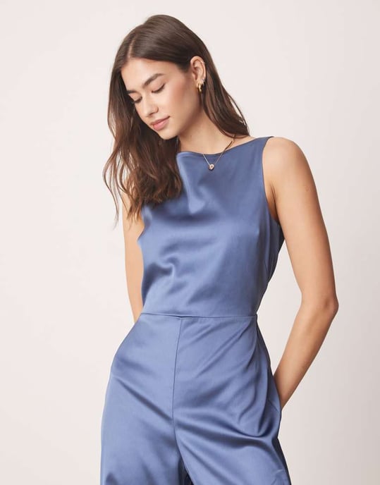 Abercrombie & Fitch ärmlös skulpturerad hög hals jumpsuit i blått - Image 3