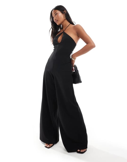 ASOS DESIGN Petite cut out halterneck byxdress i svart - Image 2