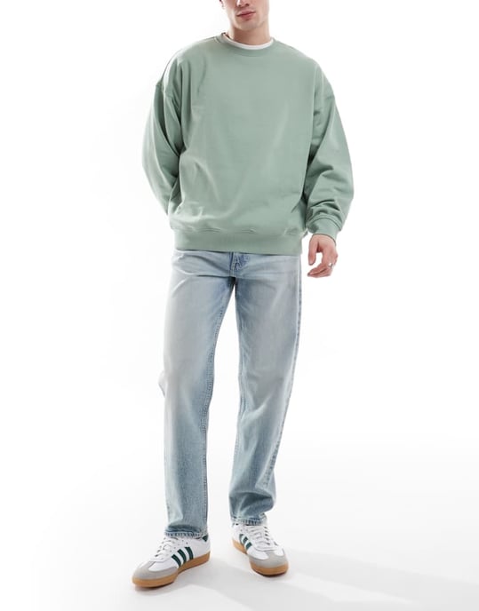 ASOS DESIGN raka stretchjeans med vintagefärg i ljus tvättad blå - Image 1