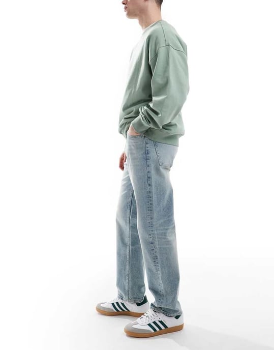 ASOS DESIGN raka stretchjeans med vintagefärg i ljus tvättad blå - Image 3