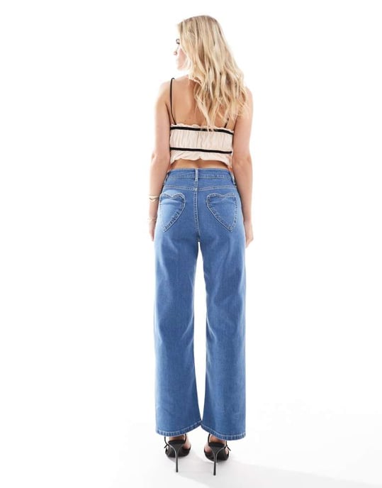 Miss Selfridge Petite hjärt-pocket raka ben jeans i ljus tvätt - Image 2