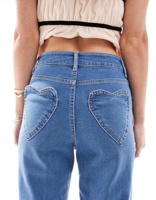 Miss Selfridge Petite hjärt-pocket raka ben jeans i ljus tvätt - Image 4