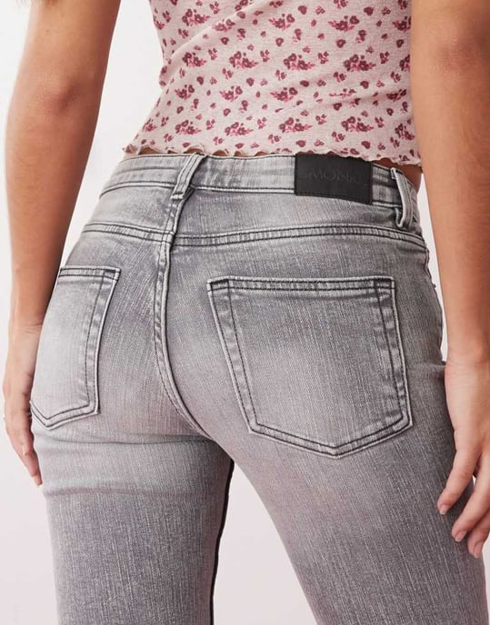 Monki Katsumi låga midjan boot cut flare jeans i betonggrå - Image 4