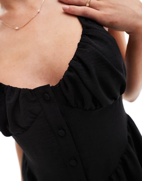 ASOS DESIGN Petite bustier smock jumpsuit i svart - Image 3