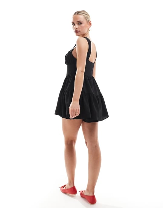 ASOS DESIGN Petite bustier smock jumpsuit i svart - Image 4