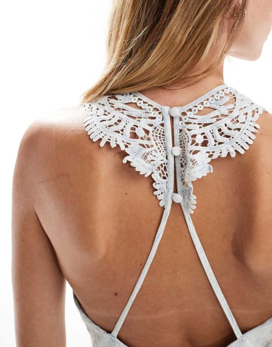 Miss Selfridge broderad playsuit i syra-tvättad blå - Image 3