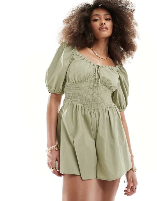ASOS DESIGN poplin jumpsuit med smockad midja och ballongärmar med spetsdetalj vid halsen i taupe - Image 4
