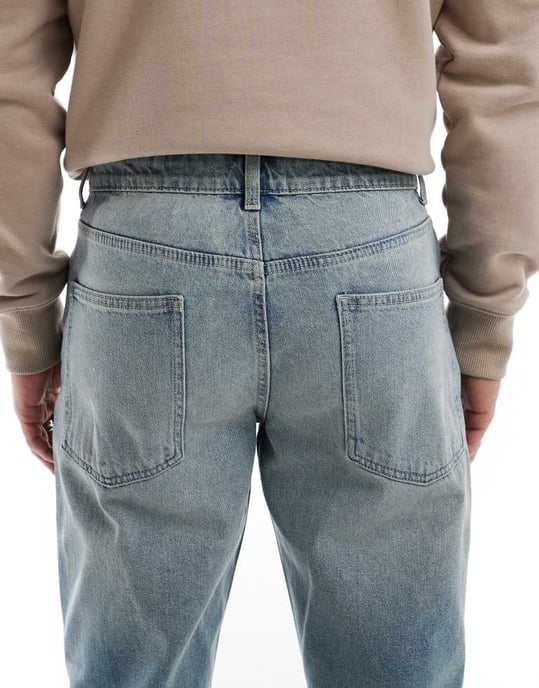 ASOS DESIGN tapered jeans i ljus tvättblå - Image 4