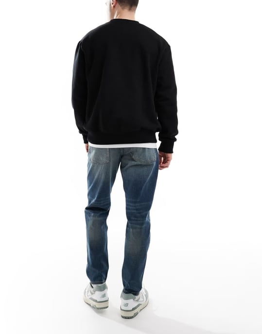 ASOS DESIGN tapered jeans med vintage-ton i mörk tvättblå - Image 3