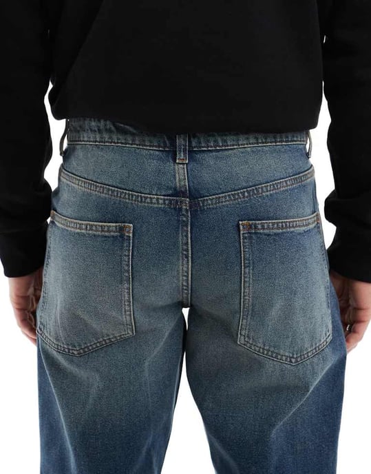 ASOS DESIGN tapered jeans med vintage-ton i mörk tvättblå - Image 4