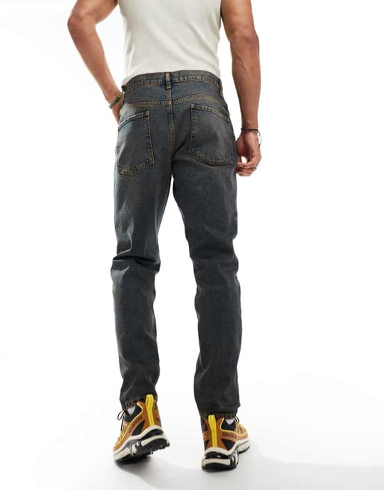 ASOS DESIGN tapered fit jeans i blåtvätt med nyans - Image 4