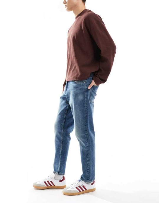ASOS DESIGN stretch tapered fit jeans i mörk tvättblå - Image 3
