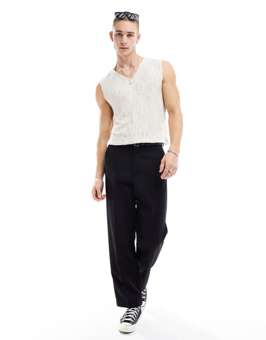 ASOS DESIGN väst i vit textur med spetshalsringning - Image 3