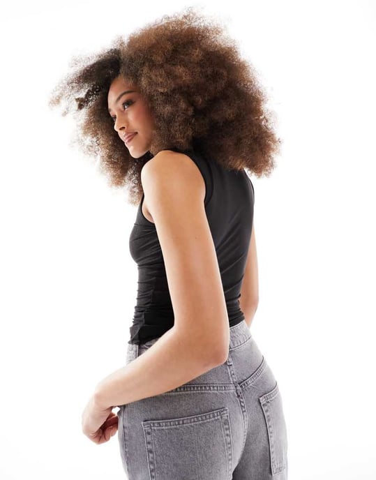 Weekday Klara semi-transparent linne i svart - Image 4