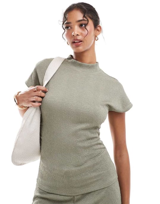 Vila stretchad rynkad sidokjol drop shoulder topp i taupe - Image 1