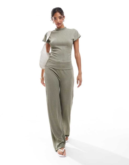 Vila stretchad rynkad sidokjol drop shoulder topp i taupe - Image 4