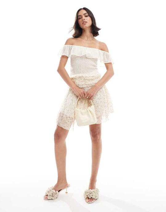 ASOS DESIGN chiffong rynkad volangtop i elfenben - Image 4