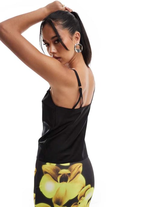ASOS DESIGN satinlinne med remmdetalj i svart - Image 3
